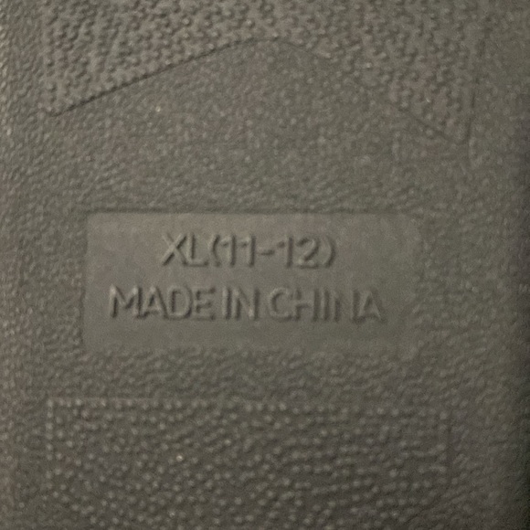 REACTION KENNETH COLE HARD BOTTOM SLIP ONS - Picture 4 of 5